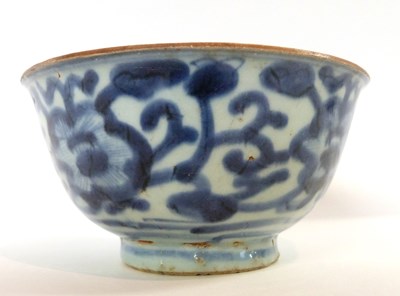 Lot 255 - A Chinese porcelain bowl decorated in blue and...