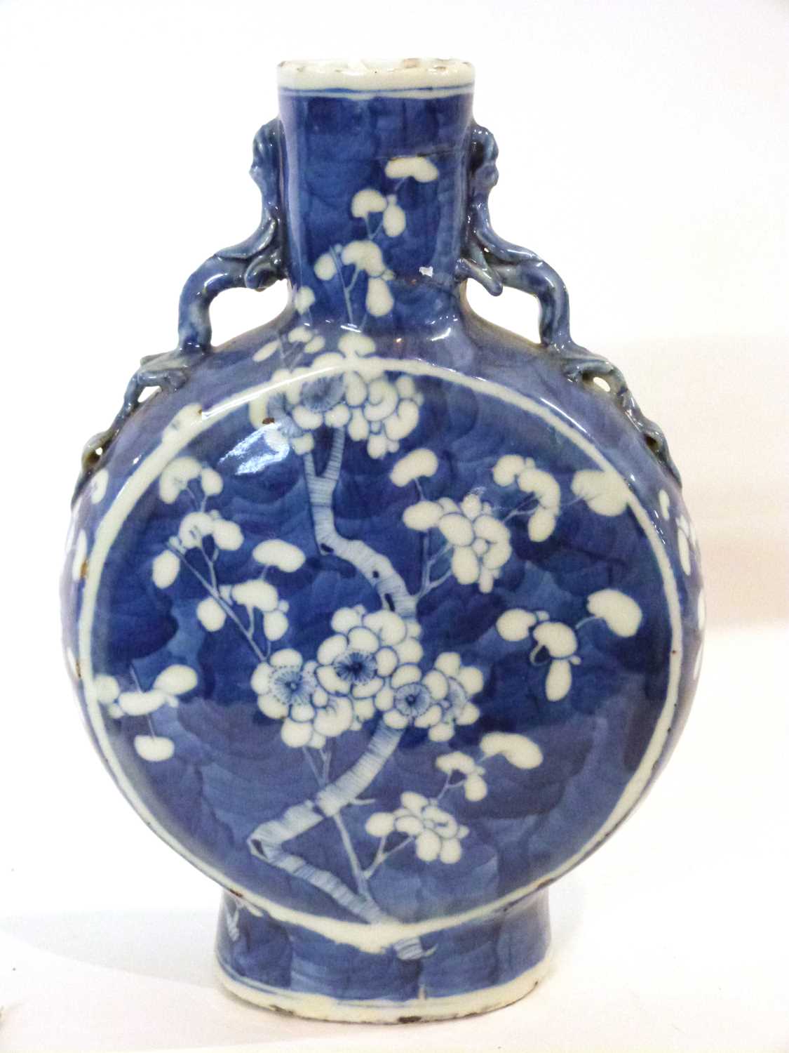 Lot 266 - A Chinese porcelain moon flask, the blue...