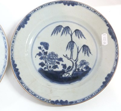 Lot 273 - Group of three 18th Century Chinese porcelain...
