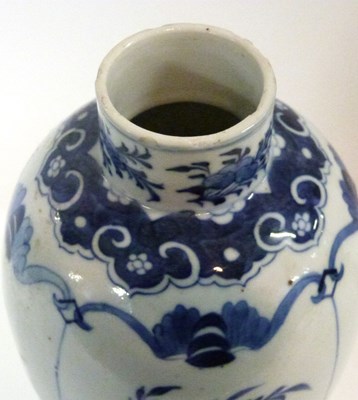 Lot 292 - A Chinese porcelain vase with blue and white...