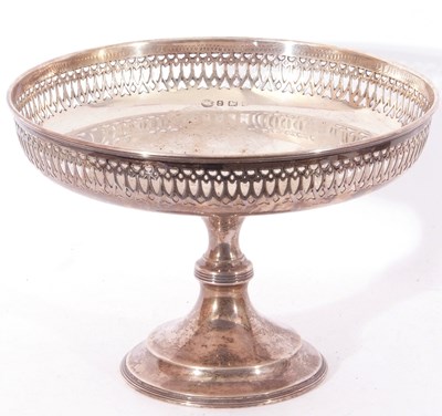 Lot 128 - George V silver pedestal tazza of circular...