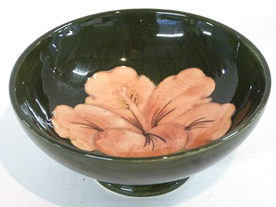 Lot 319 - A small Moorcroft bowl decorated with hibiscus...