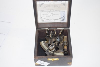 Lot 405 - Boxed Victorian travelling sextant