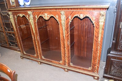 Lot 539 - A large 20th Century mahogany veneered and...