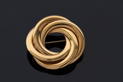 Lot 332 - An 18ct knot brooch, the round not style...