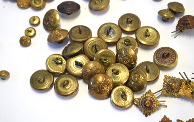 Lot 164 - Quantity of mixed British military buttons to...