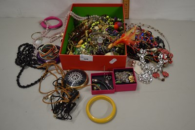 Lot 125 - Box of various assorted costume jewellery