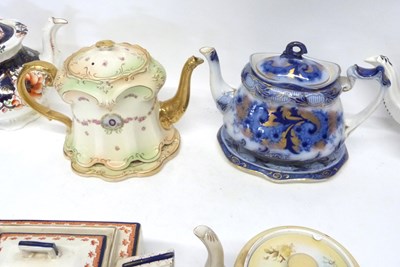 Lot 148 - Group of vintage teapots