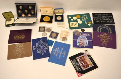 Lot 161 - Quantity of Royal mint yearly coin sets to...