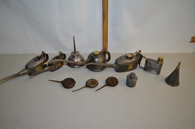 Lot 13 - Collection of various vintage oil cans