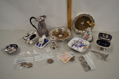 Lot 91 - Box of mixed items to include silver plated...