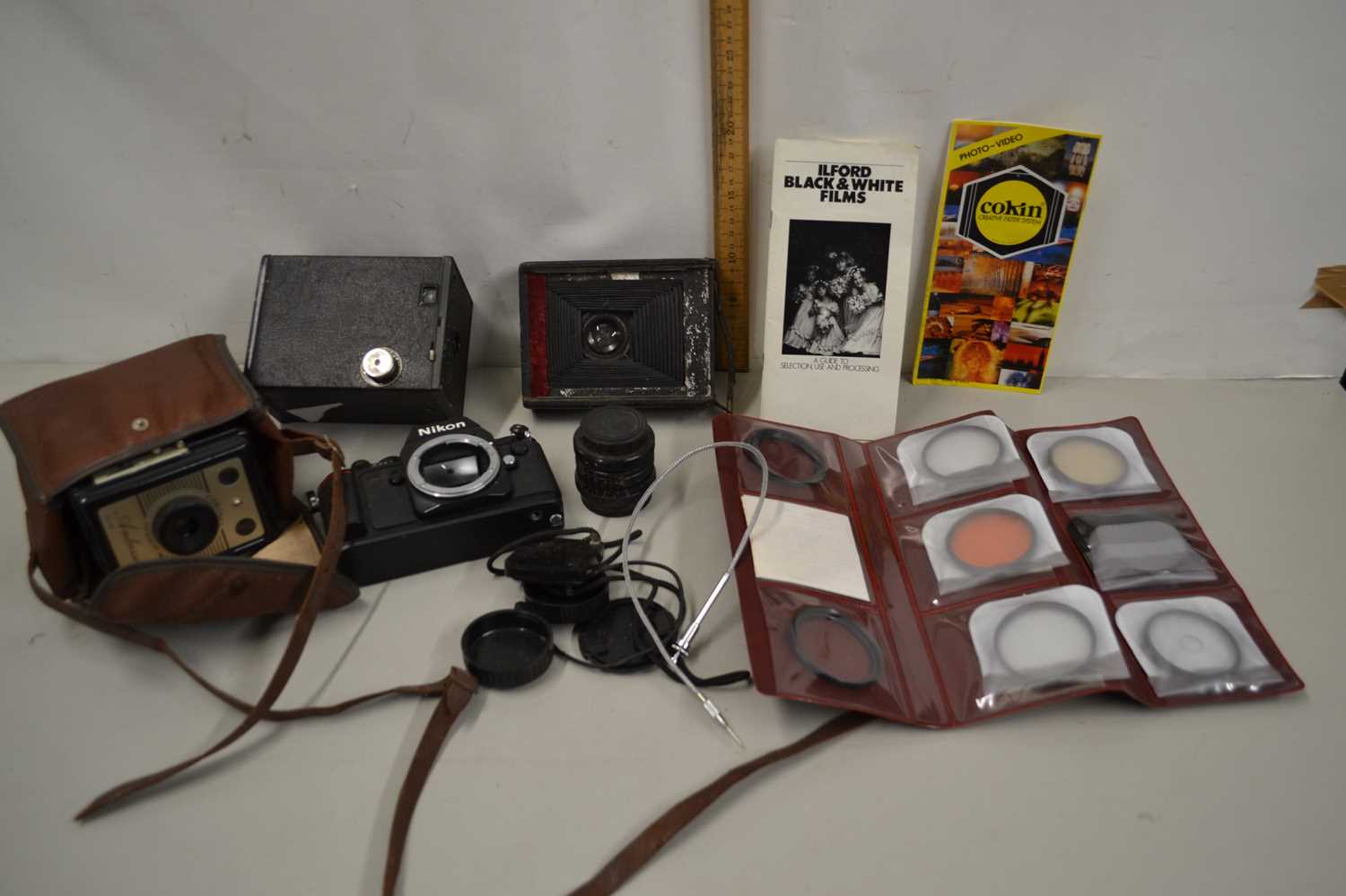 Lot 100 - Mixed Lot: Various assorted cameras to include...