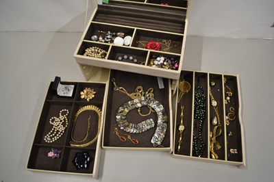 Lot 104 - Case of various costume jewellery