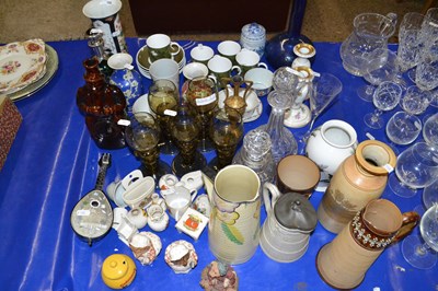 Lot 192 - Mixed Lot: Various assorted tea wares, crested...