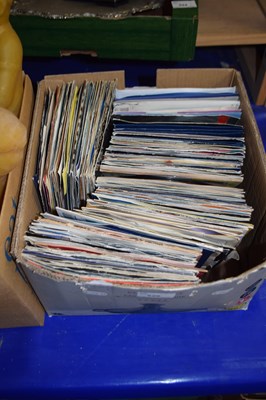 Lot 526 - Quantity of assorted singles to include...