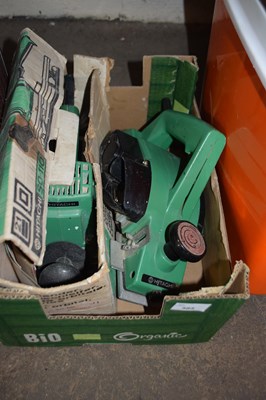 Lot 585 - An Hitachi orbital sander and a plane