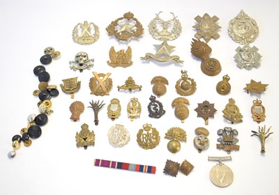 Lot 182 - Quantity of cap badges to include: ER 2nd...