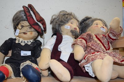 Lot 652 - Three ragdolls