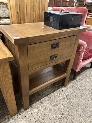 Lot 269 - Modern oak side table, 75cm wide