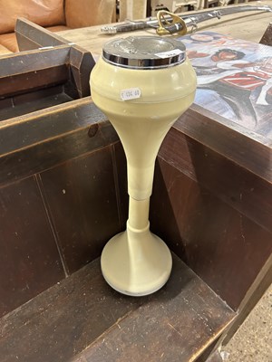 Lot 284 - Retro plastic bodied pedestal ashtray