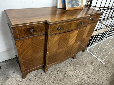 Lot 357 - Reproduction mahogany break front sideboard