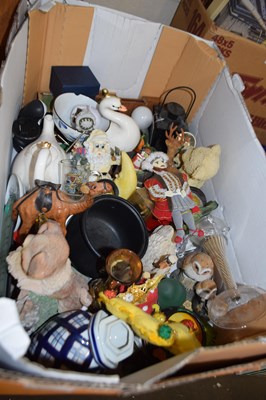 Lot 686 - Mixed Lot: Assorted household contents,...