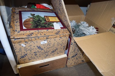 Lot 732 - Quantity of assorted Christmas decorations