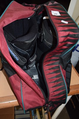 Lot 776 - A pair of snowboarding boots and carry case