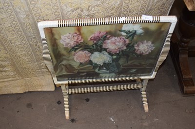 Lot 918 - A floral decorated folding tray top table