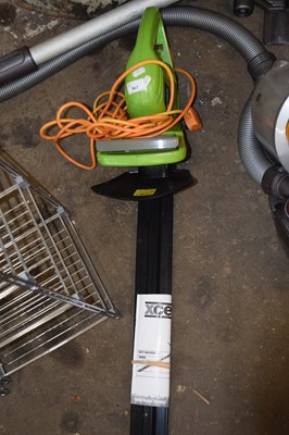 Lot 967 - Electric hedge trimmer