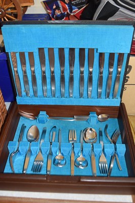 Lot 790 - Canteen of cutlery