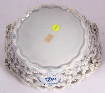Lot 65 - A rare and unusual Lowestoft porcelain basket,...