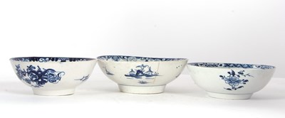 Lot 71 - Two early Lowestoft porcelain bowls with blue...