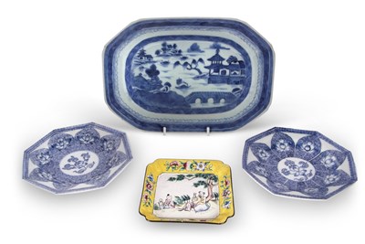 Lot 109 - A Chinese porcelain rectangular plate, late...