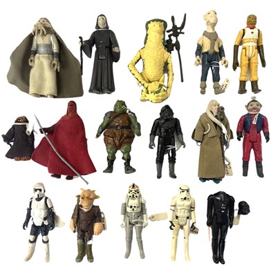 Lot 125 - A collection of vintage Star Wars action...