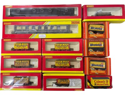 Lot 32 - A mixed lot of various boxed Hornby 00 gauge...