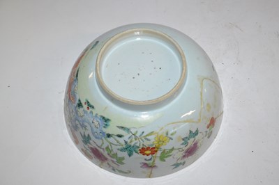 Lot 300 - An 18th Century Chinese export porcelain bowl...