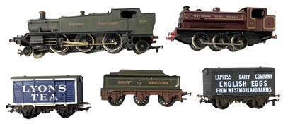 Lot 47 - A collection of Airfix 00 gauge rolling stock,...
