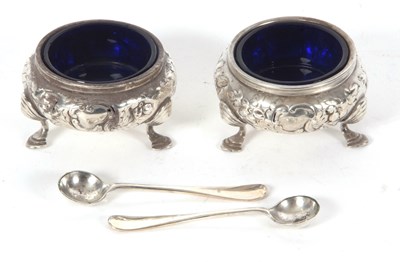 Lot 35 - A pair of Victorian silver cauldron salts and...