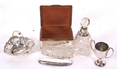 Lot 67 - Mixed Lot: An early 20th Century small silver...