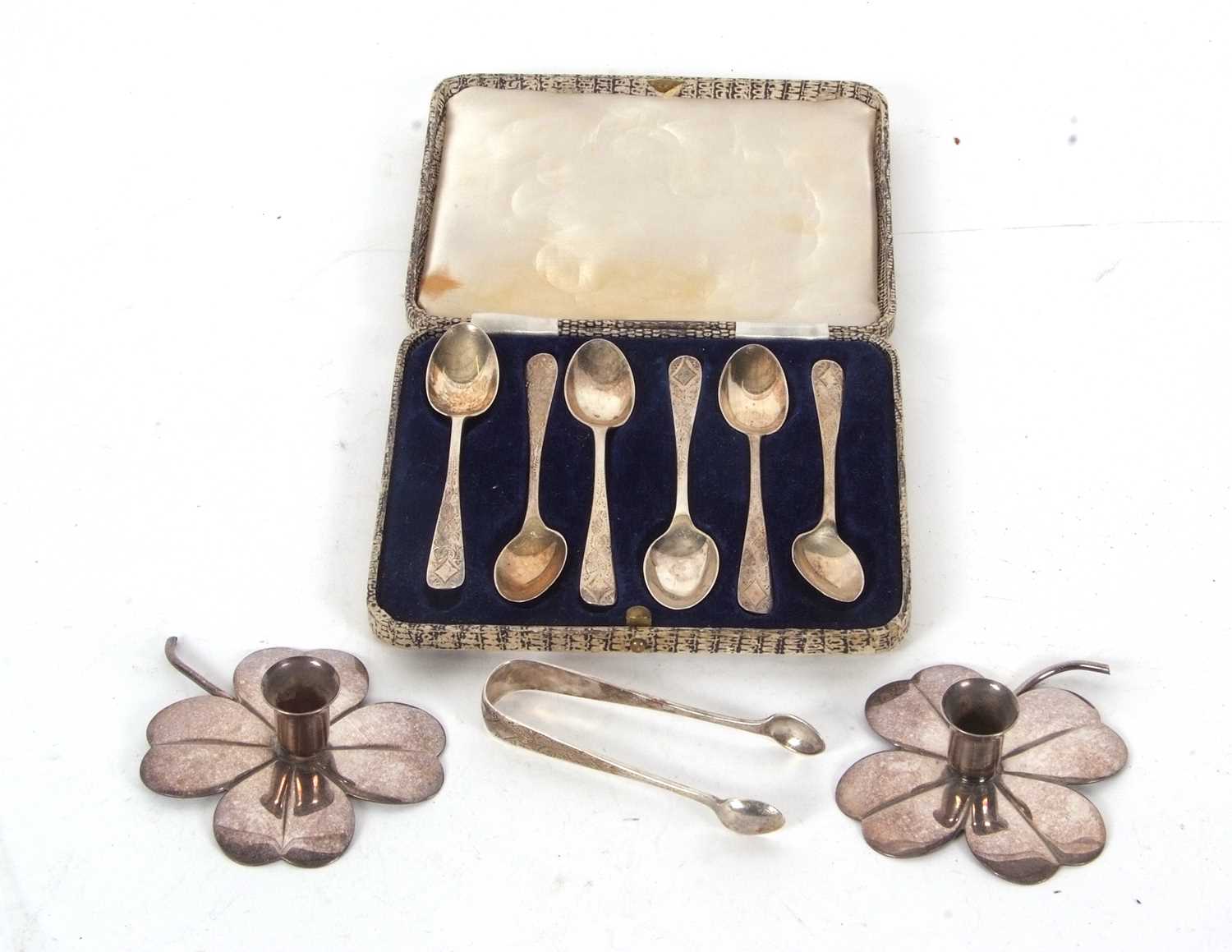 Lot 73 - Mixed Lot: Six Edwardian bright cut teaspoons...