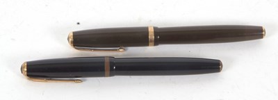 Lot 116 - A vintage Parker duo-fold 14k N brown fountain,...