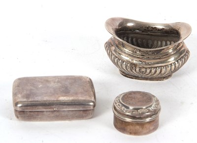 Lot 123 - Mixed Lot: An early 20th Century silver snuff...