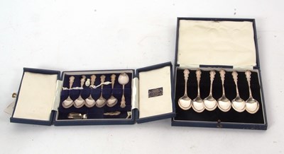 Lot 143 - Cased set of decorative silver teaspoons...