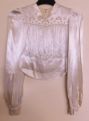 Lot 14 - A 1930-40's cream silk blouse, V-neck with...