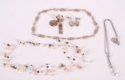 Lot 129 - A mixed lot of jewellery to include a Scottish...