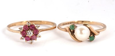 Lot 65 - Two 9ct gemset rings, to include a 9ct ruby...