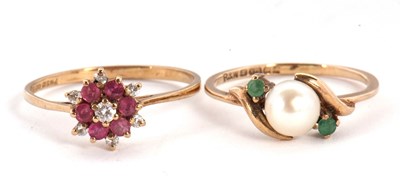 Lot 65 - Two 9ct gemset rings, to include a 9ct ruby...