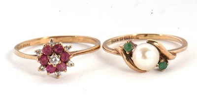 Lot 65 - Two 9ct gemset rings, to include a 9ct ruby...