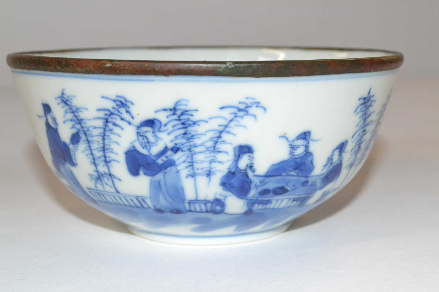 Lot 304 - A further 19th Century Chinese porcelain bowl...